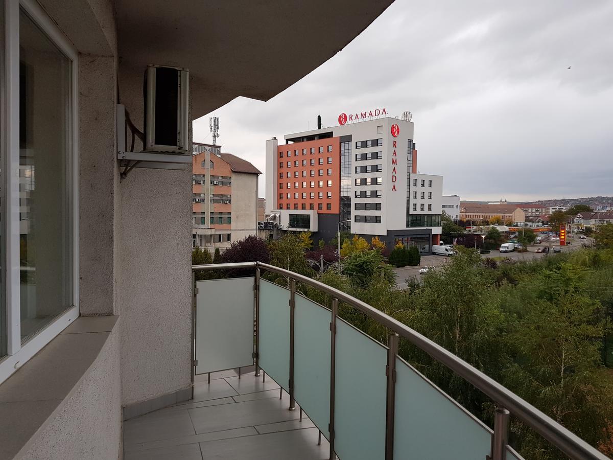 Skyline Rooftop Condos 拉迪亚 外观 照片